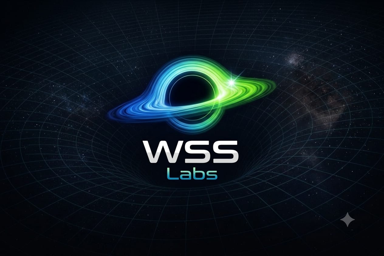 Logotipo da WSS Labs: um buraco negro com disco de acreção azul, turquesa e verde sobre uma malha de espaço curvado